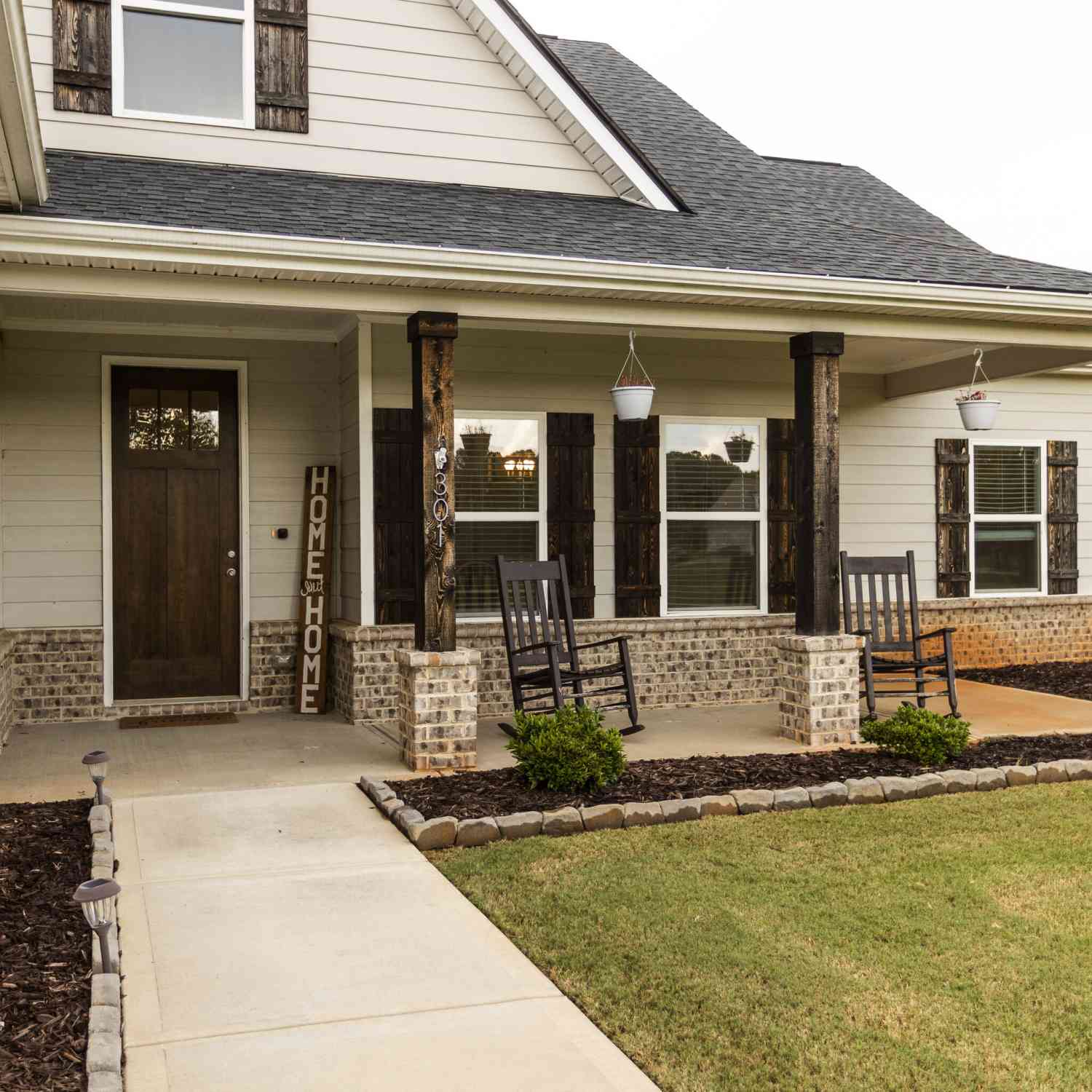 Homes For Sale - 301 Savannah Drive<br/> Mansfield, GA 30055