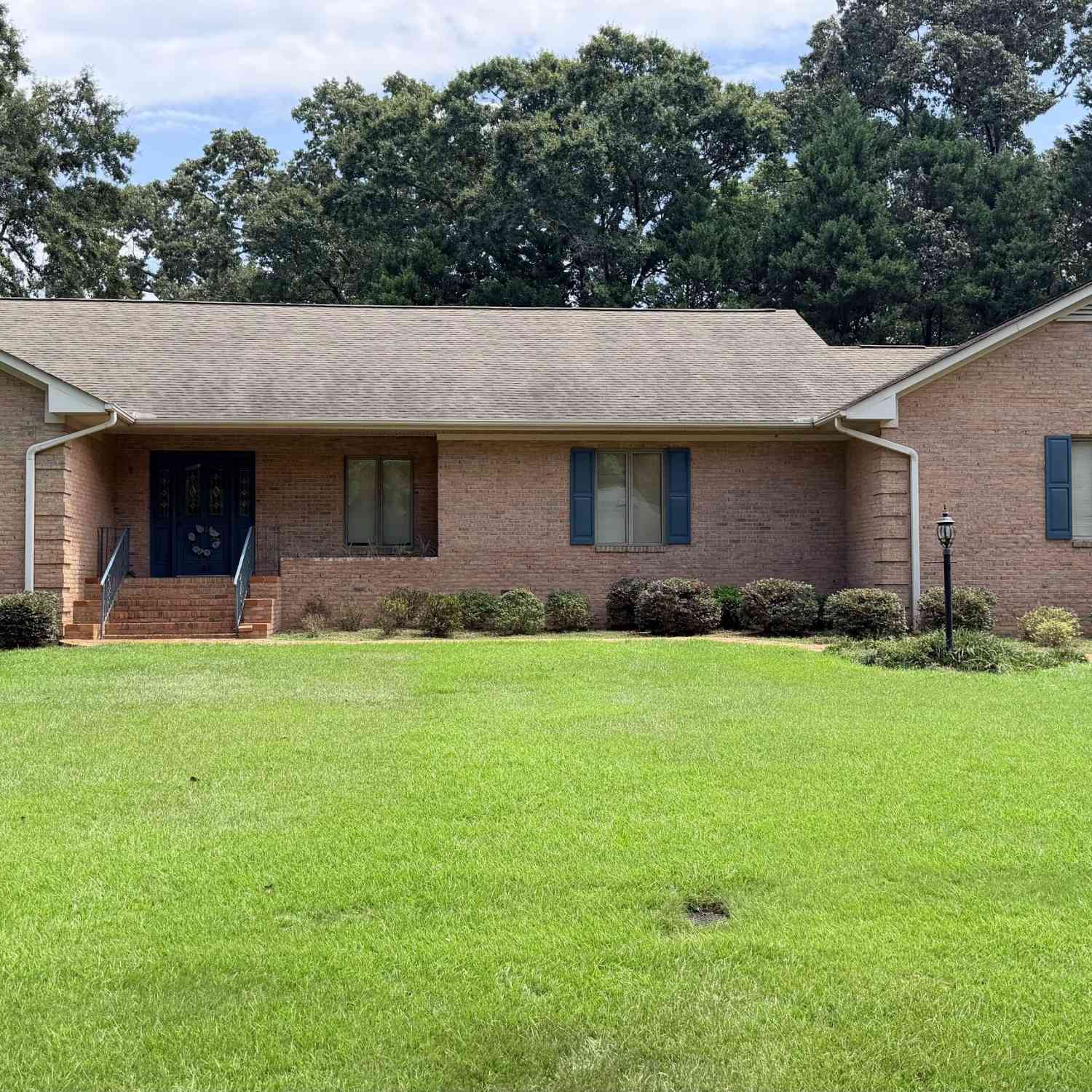 Homes For Sale - 145 Brown Street<br/> Hartwell, GA 30643