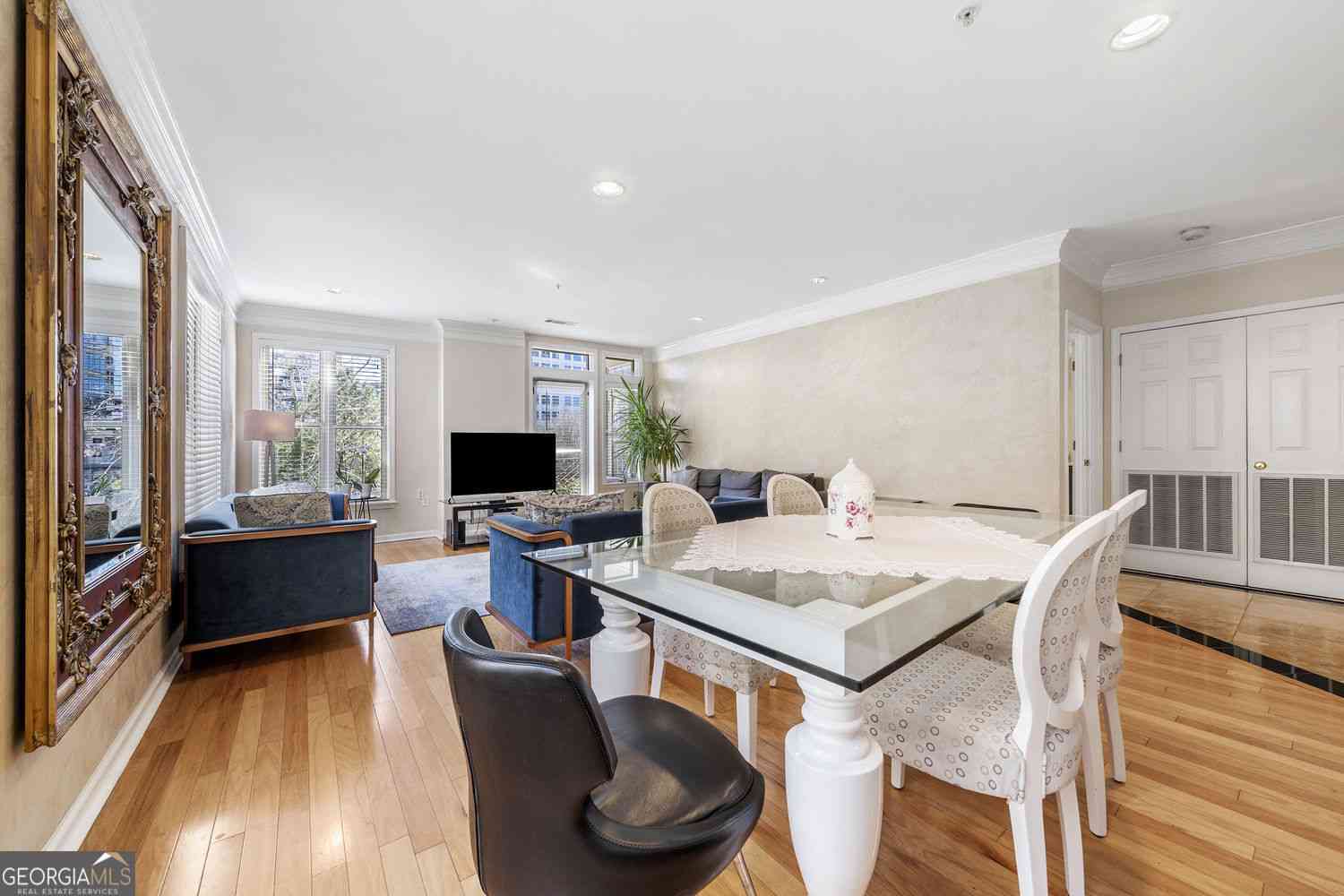Condo For Sale - 3334 Peachtree Road NE #112<br/> Atlanta, GA 30326