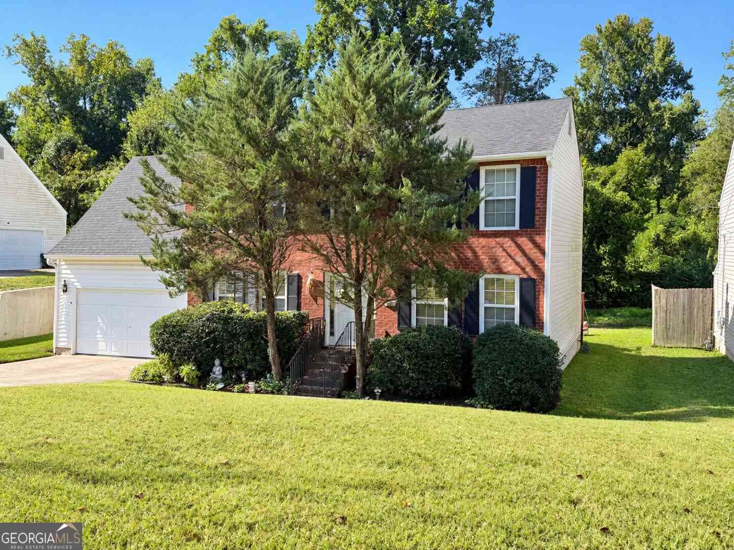 Homes For Sale - 2200 Surrey Trail<br/> South Fulton, GA 30349