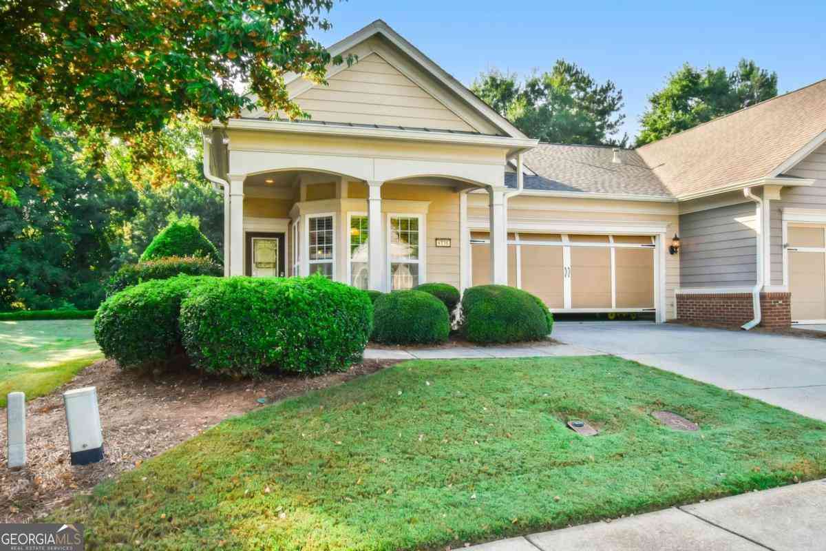 Townhouse For Sale - 6136 Longleaf Drive<br/> Hoschton, GA 30548