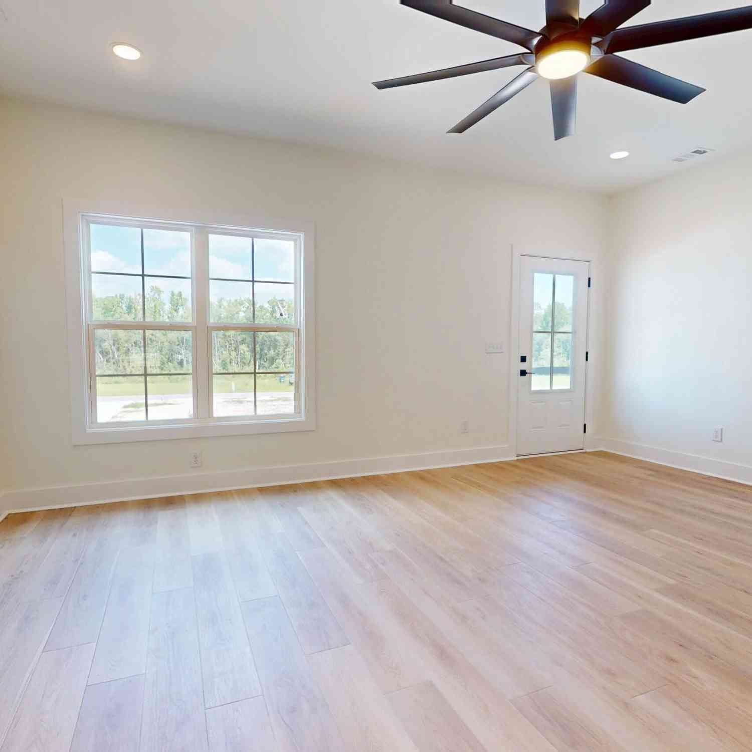 Homes For Sale - 1150 Paris Avenue<br/> Swainsboro, GA 30401