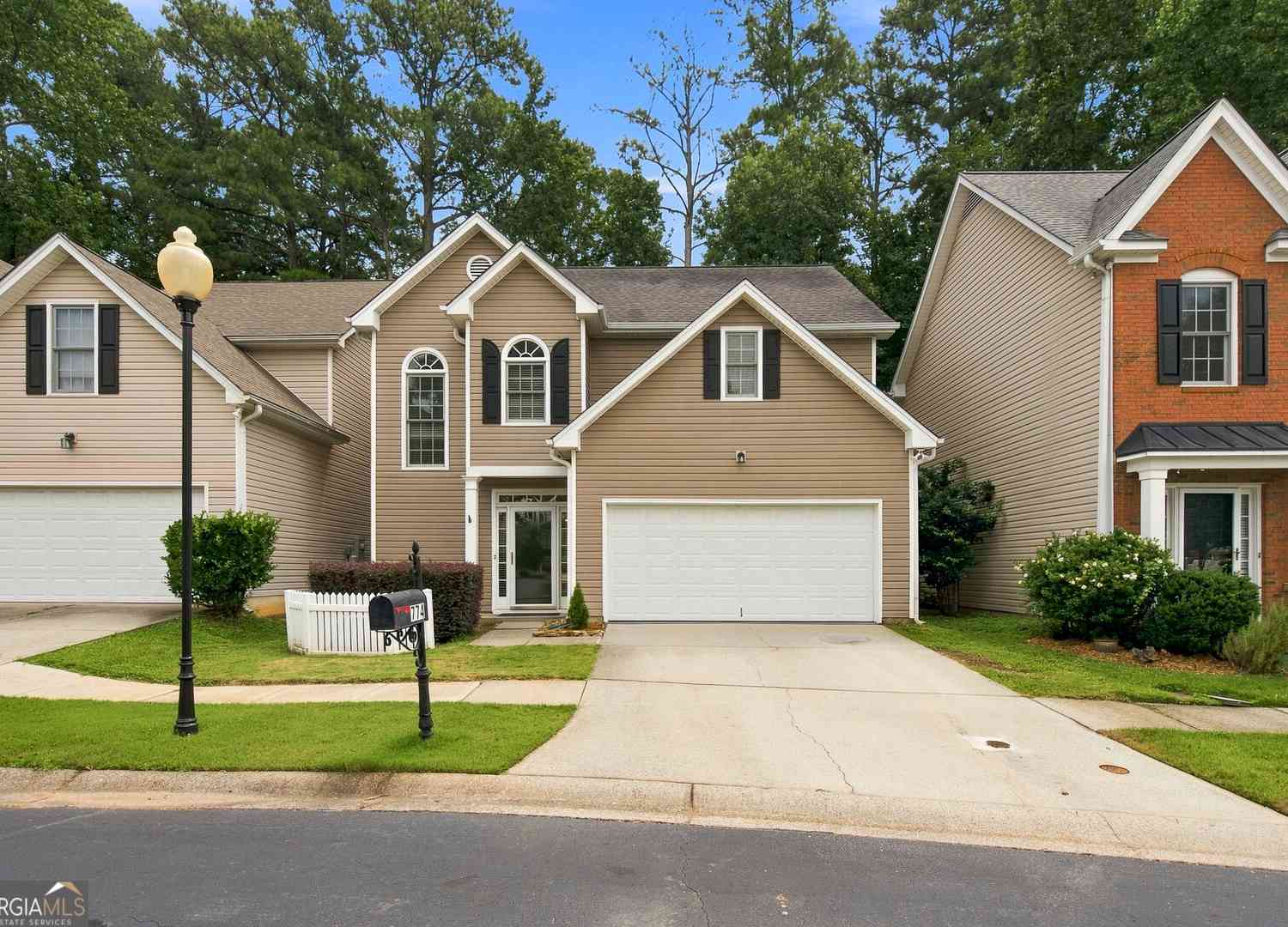Homes For Sale - 774 Gardenside Circle SE<br/> Marietta, GA 30067