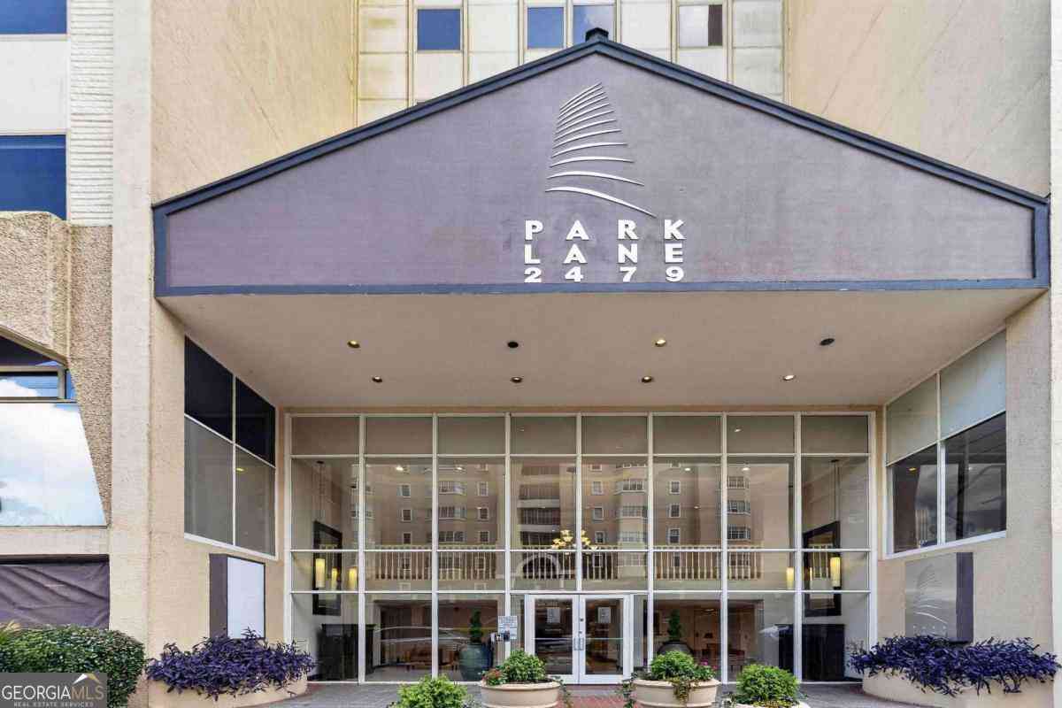 Condo For Sale - 2479 Peachtree Road NE #1708<br/> Atlanta, GA 30305