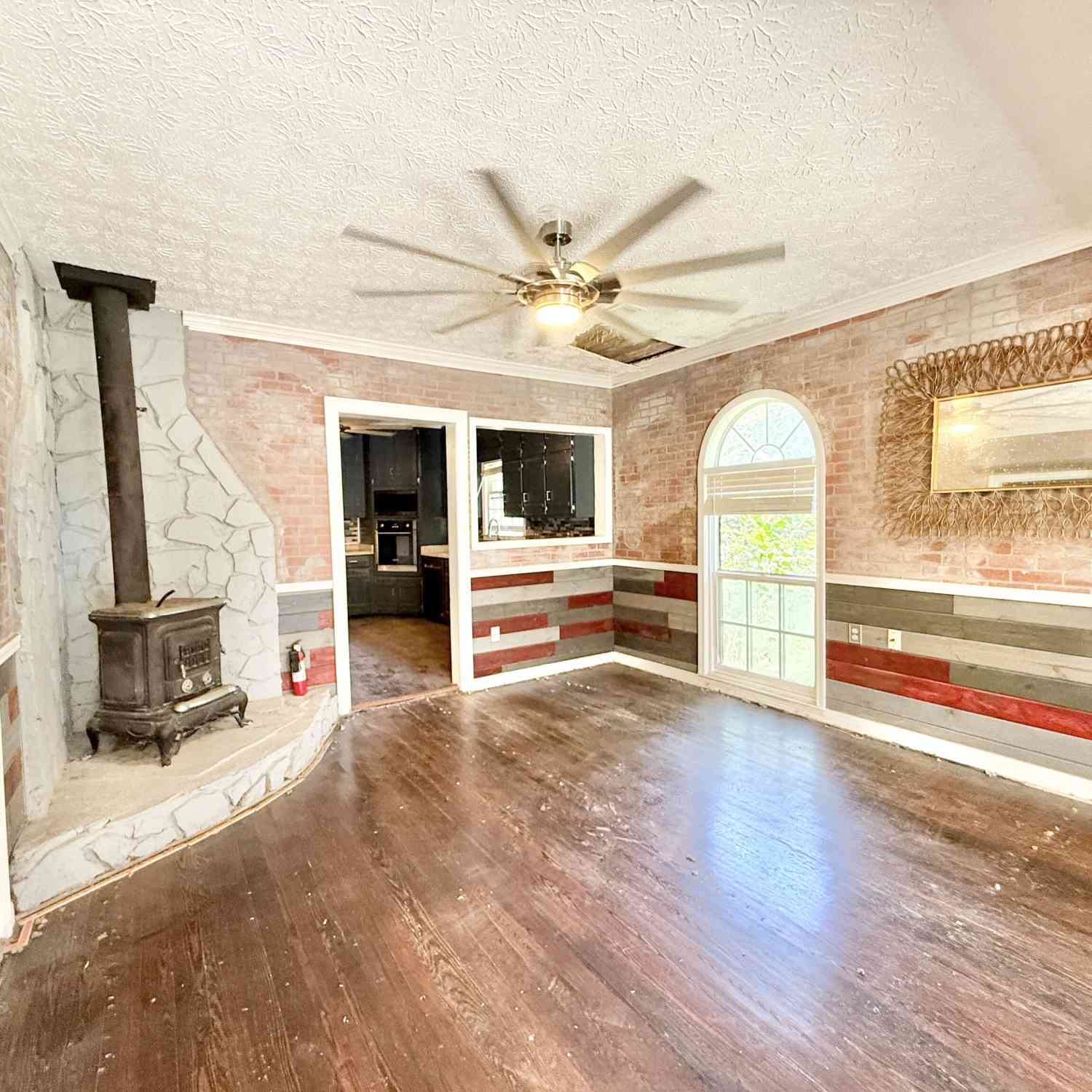 Homes For Sale - 6371 Washington Street<br/> Fulton County, Union City, GA 30291
