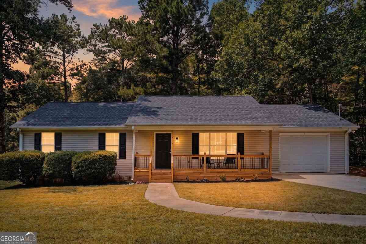 Homes For Sale - 110 Mooyn Road<br/> Carrollton, GA 30116