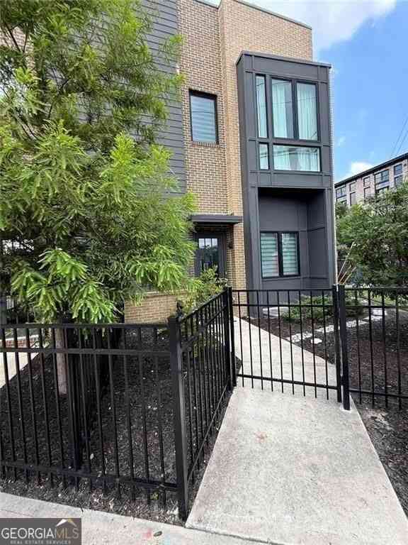 Townhouse For Sale - 2174 NE Bristol Cove<br/> Dekalb County, Atlanta, GA 30341