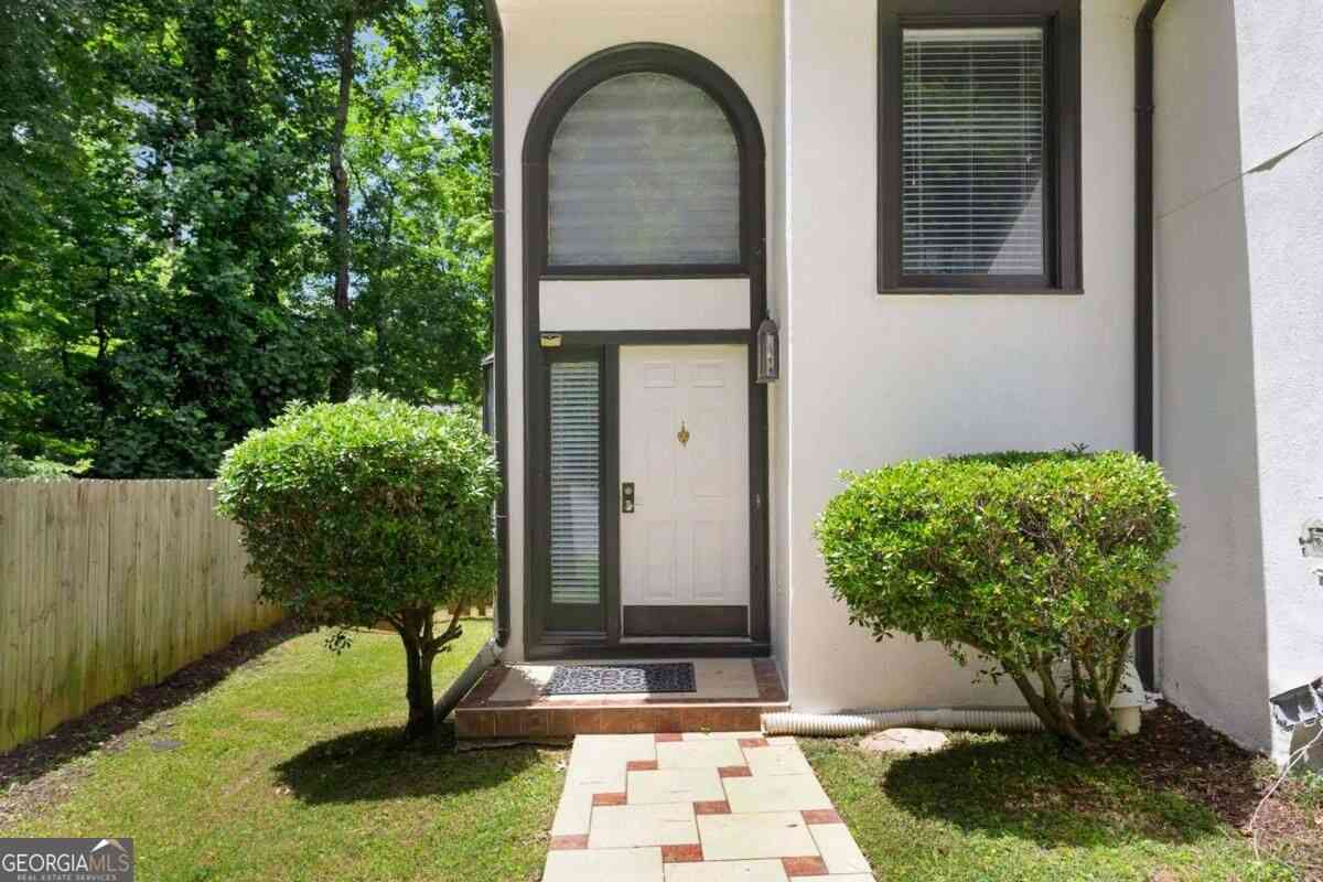 Townhouse For Sale - 1452 Briaroaks Trail NE<br/> Dekalb County, Atlanta, GA 30329