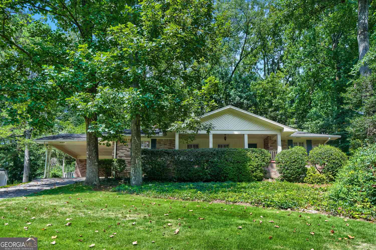 Homes For Sale - 2737 Overlook Drive NE<br/> Dekalb County, Atlanta, GA 30345
