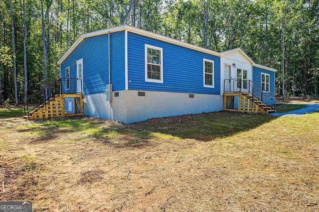 Homes For Sale - 140 B Lakeshore Drive<br/> Eatonton, GA 31024