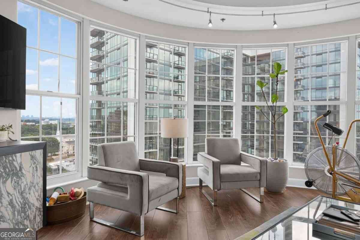 Condo For Sale - 325 E Paces Ferry Road NE #1702<br/> Atlanta, GA 30305