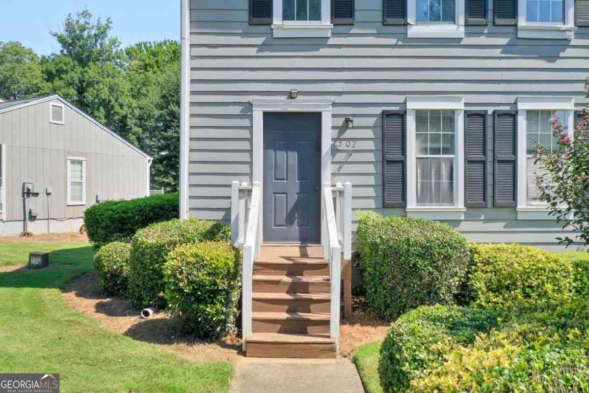 Townhouse For Sale - 502 Harbor Lake Court<br/> Marietta, GA 30066