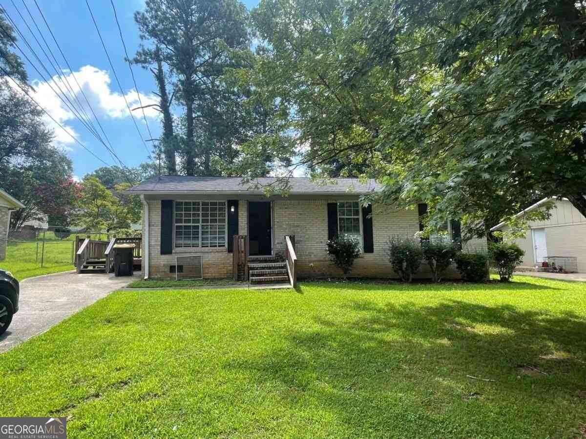 Homes For Sale - 18 Westgate Park Drive<br/> Newnan, GA 30263