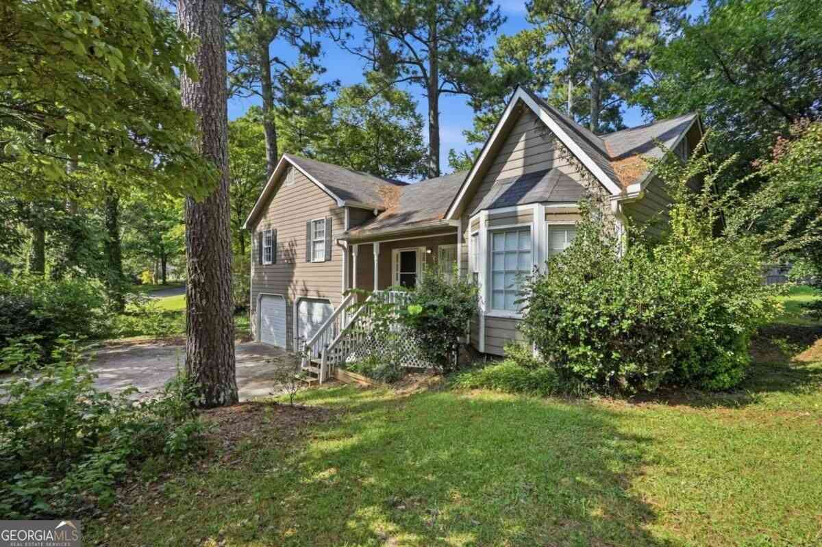 Homes For Sale - 1948 Winding Creek Lane SW<br/> Marietta, GA 30064
