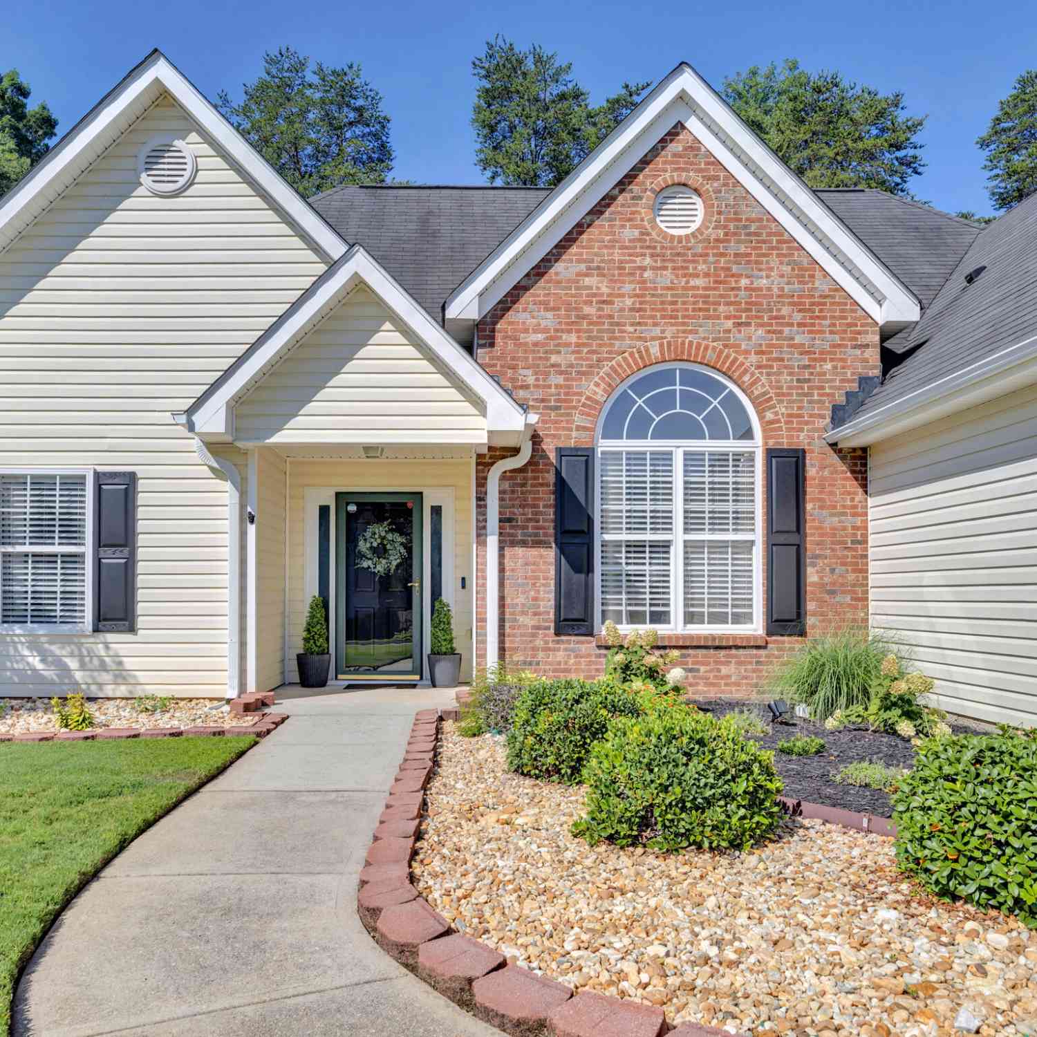 Homes For Sale - 514 Hamlet Drive<br/> Loganville, GA 30052