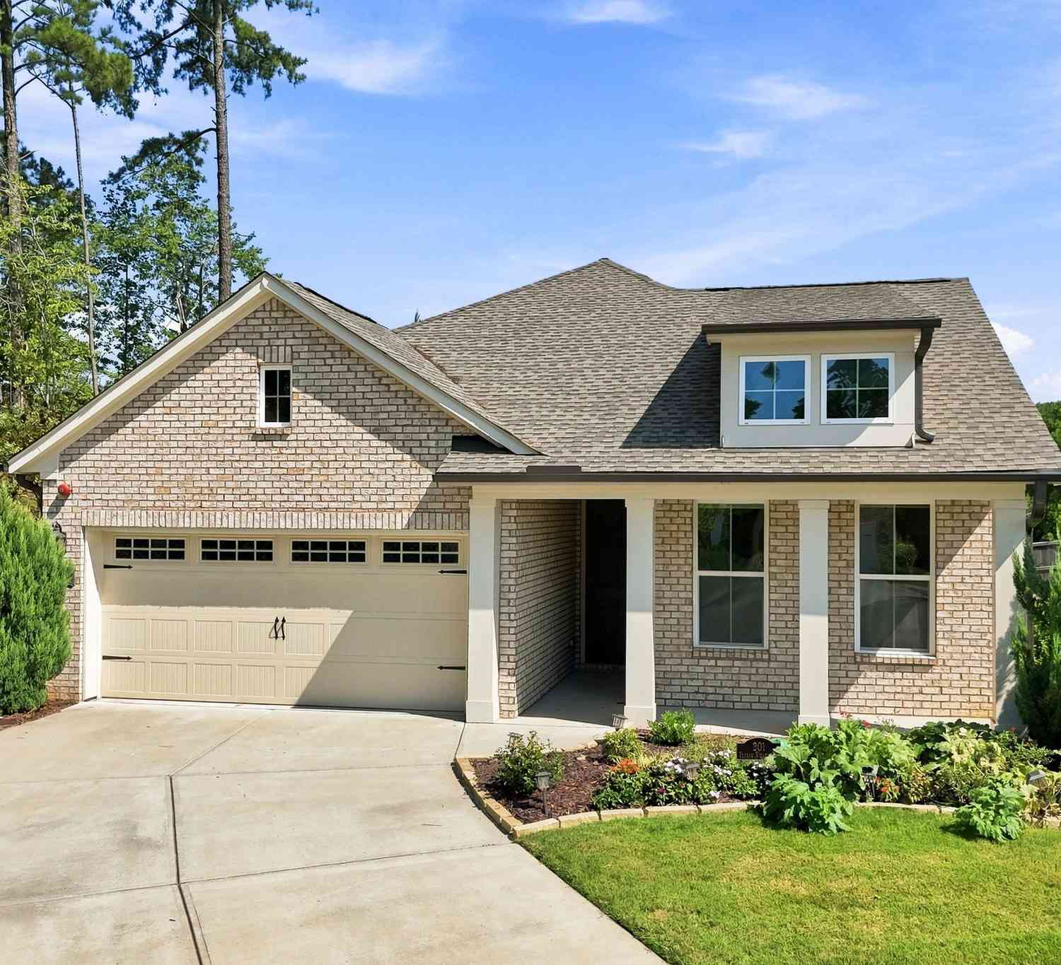 Homes For Sale - 201 Floral Valley Drive<br/> Woodstock, GA 30188