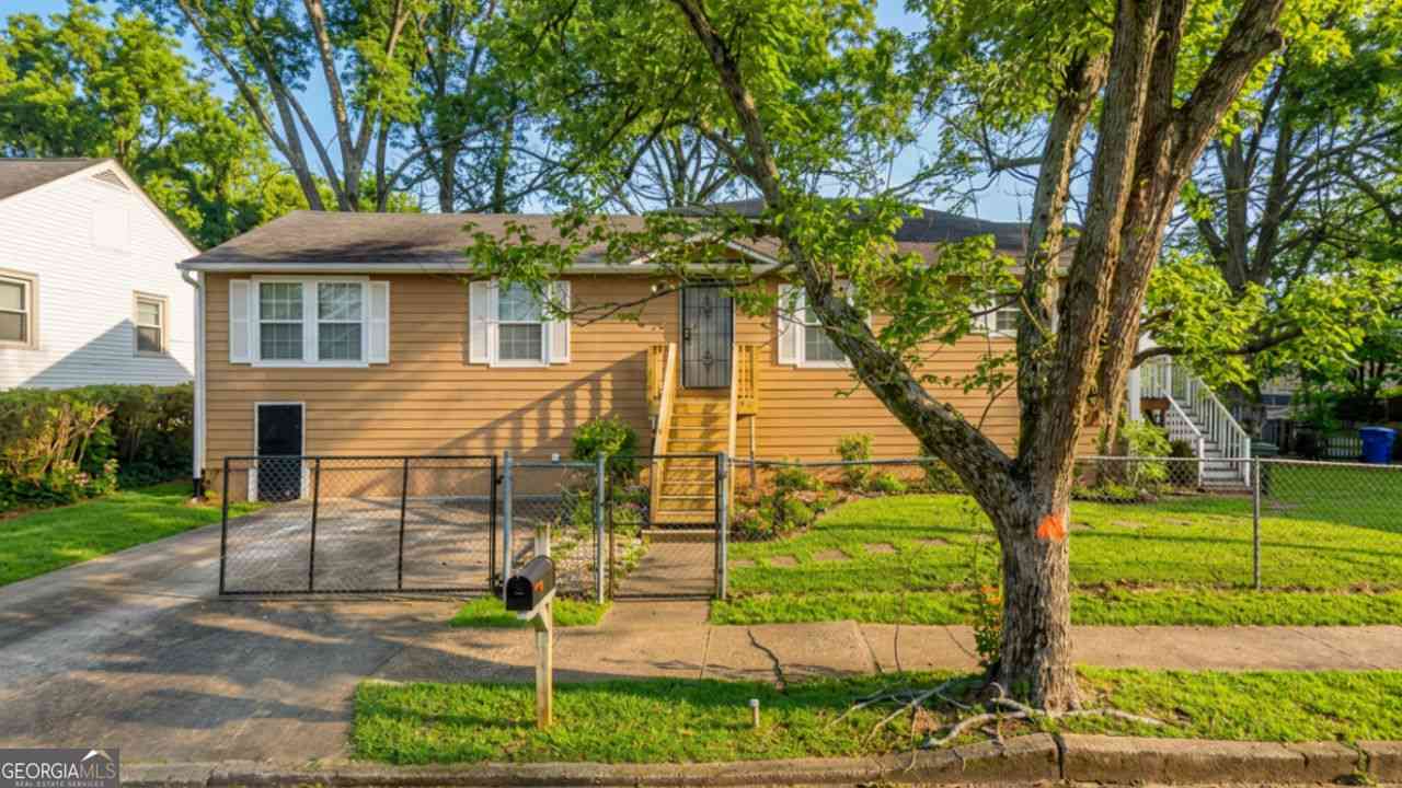 Homes For Sale - 784 Avenida St. Street SW<br/> Atlanta, GA 30318