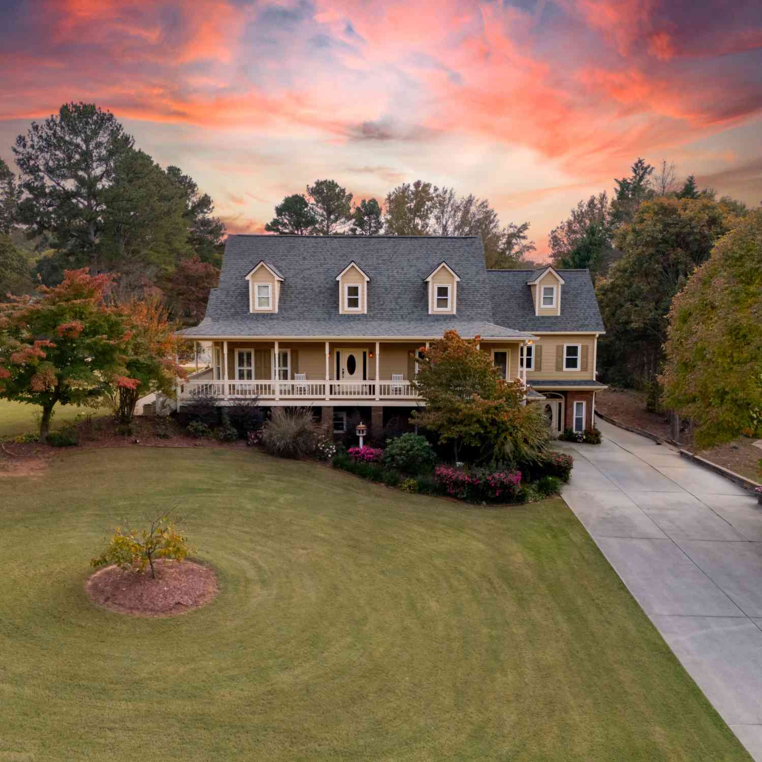 Homes For Sale - 4604 Midlands Green<br/> Flowery Branch, GA 30542
