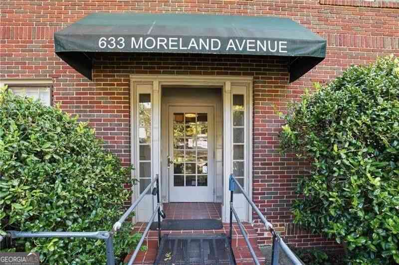 Condo For Sale - 633 Moreland Avenue NE #4<br/> Atlanta, GA 30307