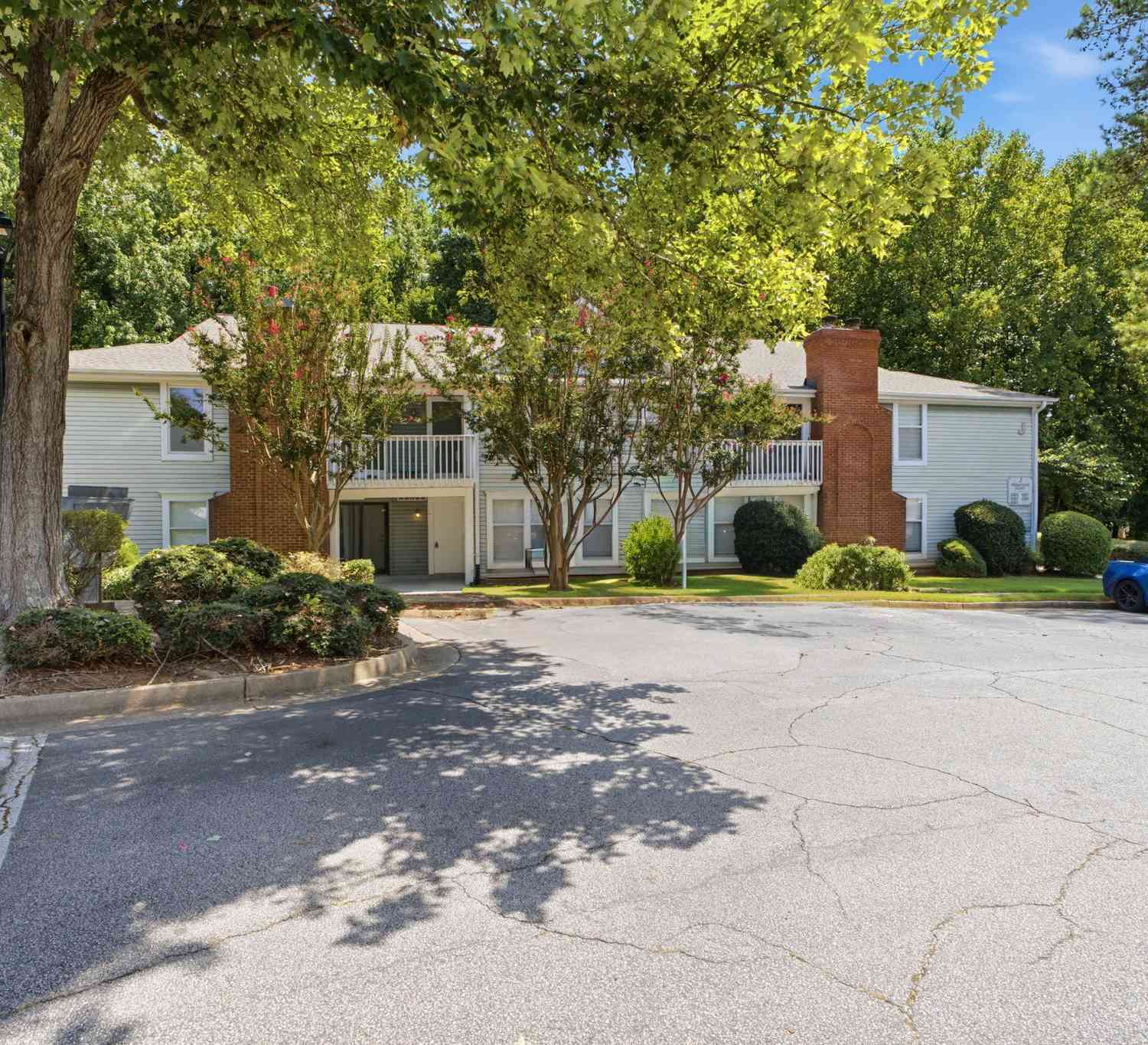Townhouse For Sale - 6355 Wedgeview Court<br/> Tucker, GA 30084