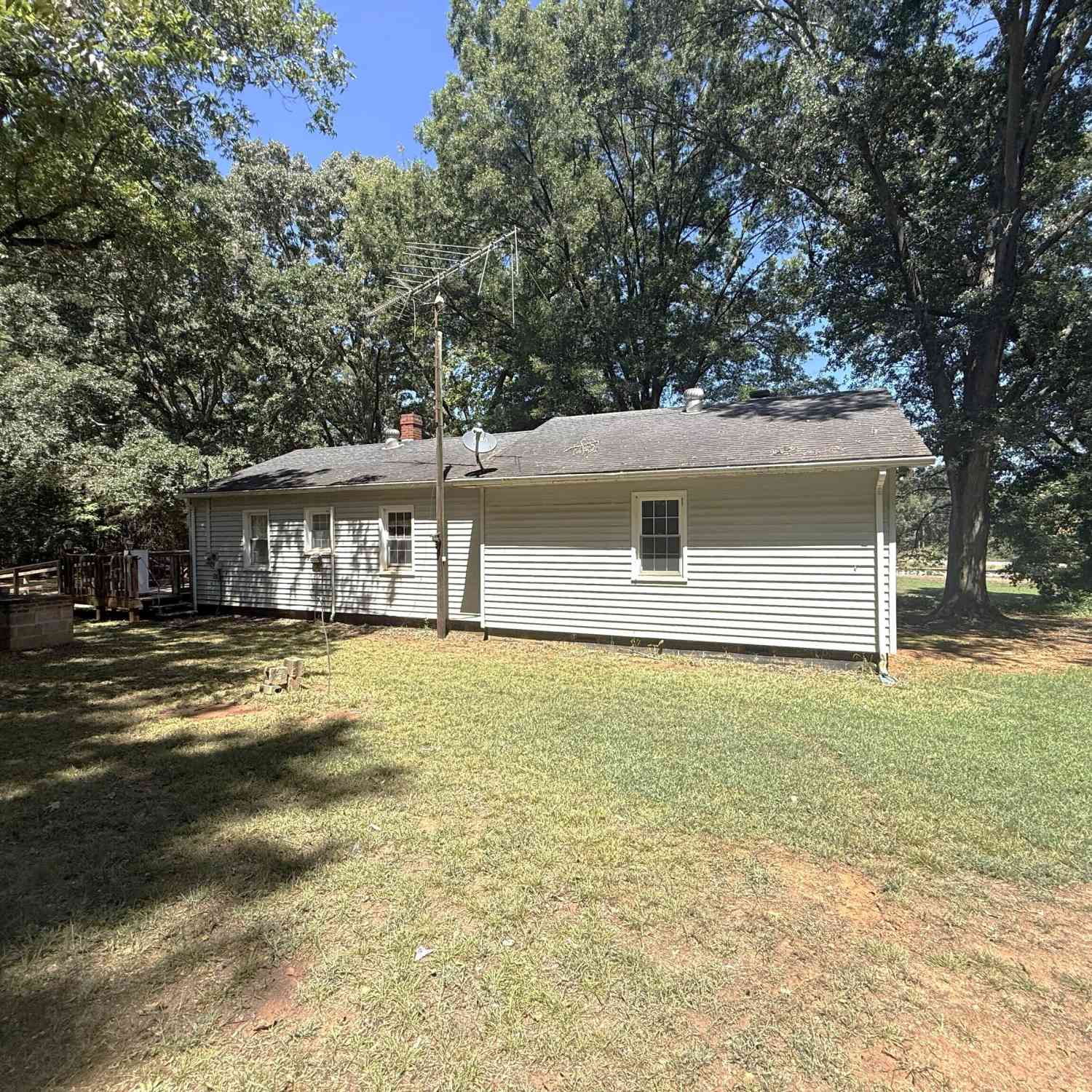 Homes For Sale - 1380 Highway 72 E<br/> Comer, GA 30629