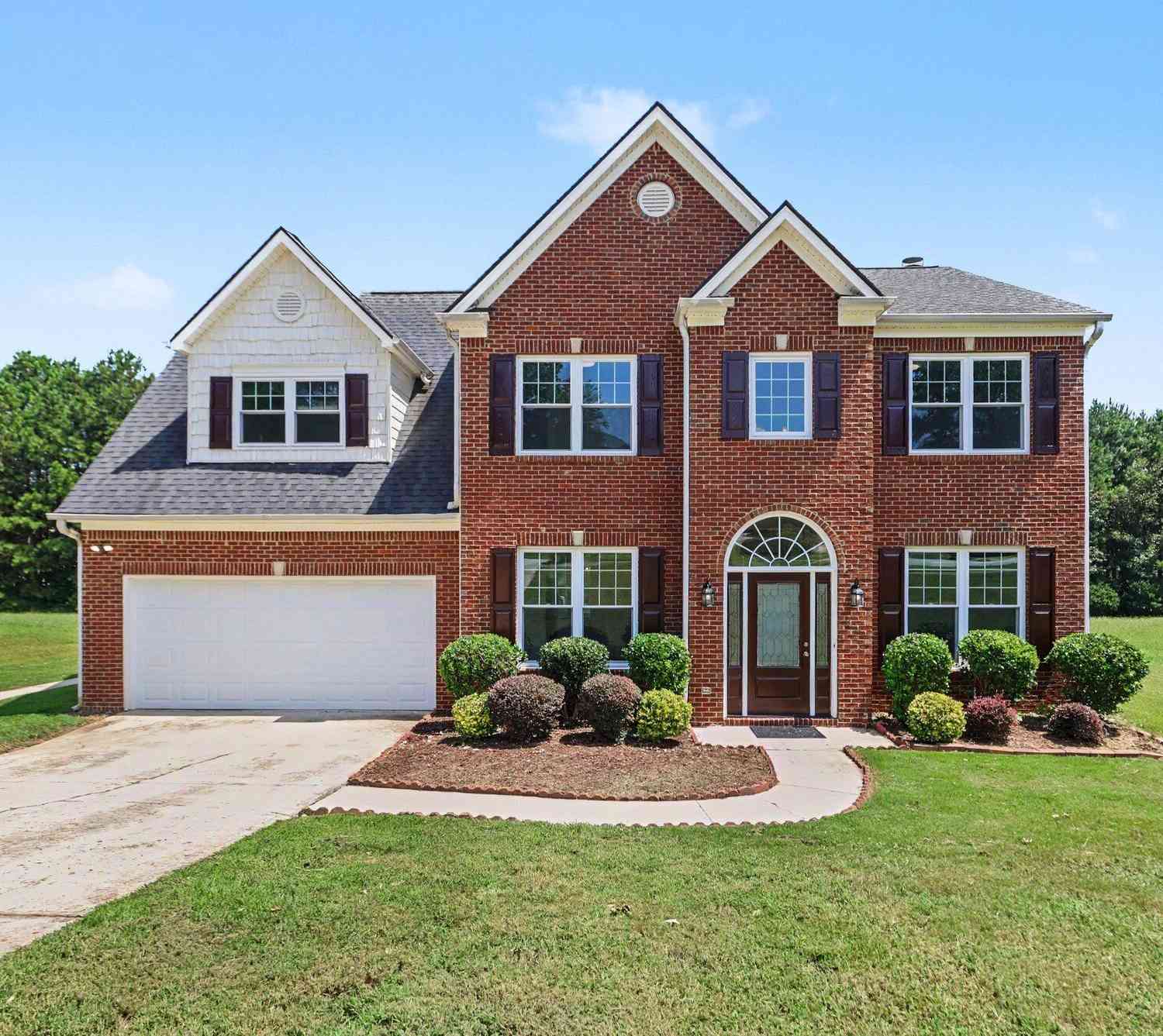 Homes For Sale - 965 Trotters Farm Road<br/> Fairburn, GA 30213