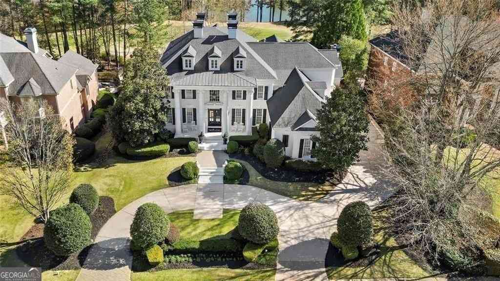 Homes For Sale - 2270 Blackheath Trace<br/> Alpharetta, GA 30005