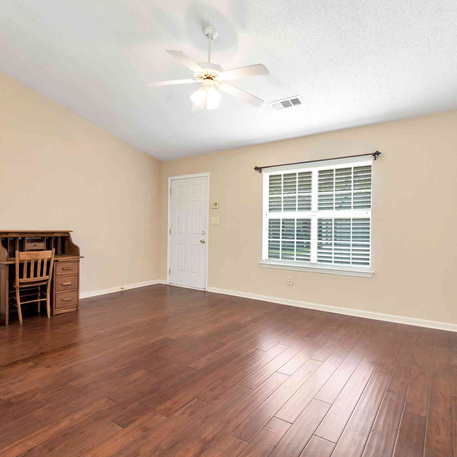 Condo For Sale - 2987 Bentley Park Circle<br/> Gainesville, GA 30504