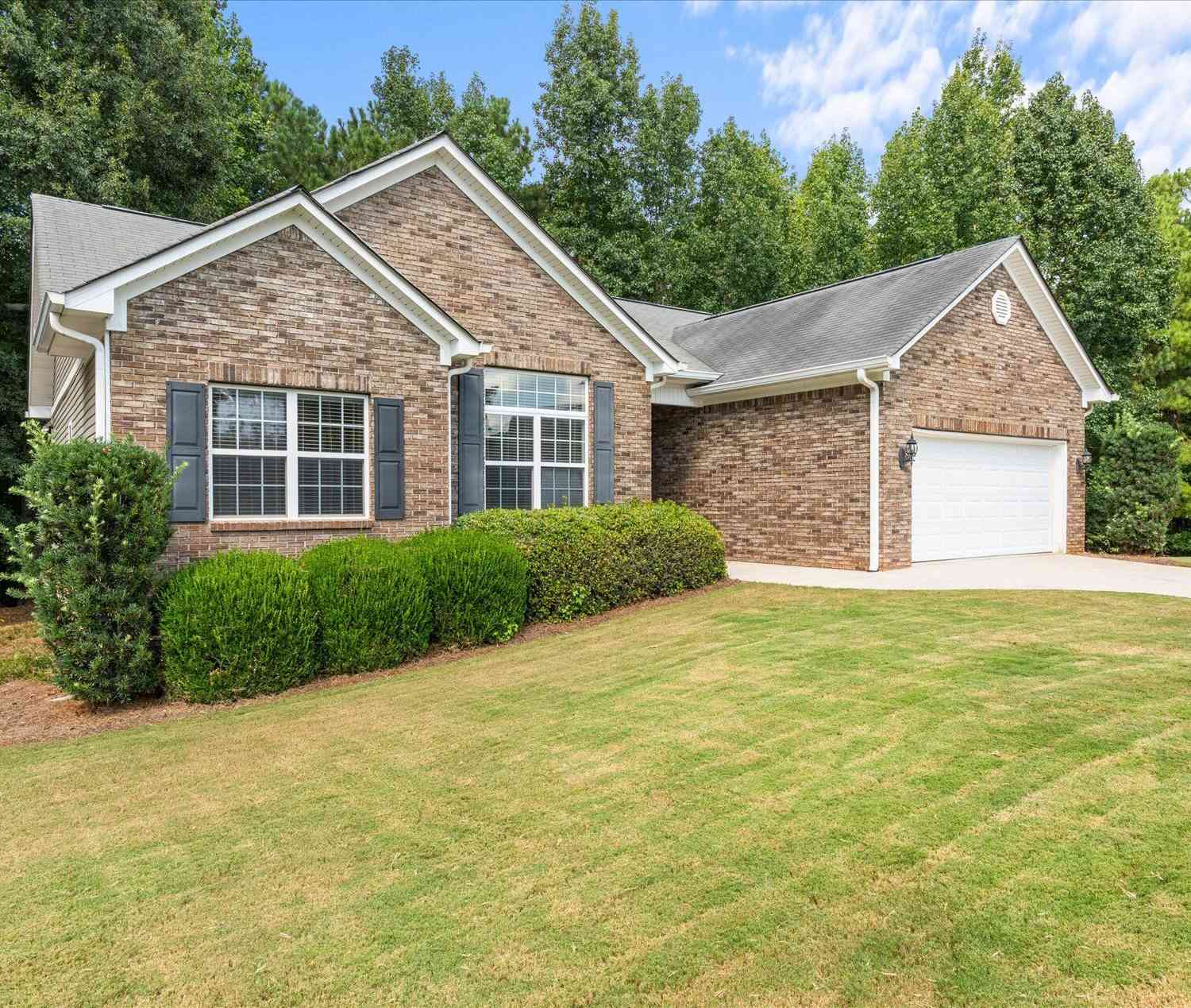 Homes For Sale - 112 Orion Terrace<br/> Carrollton, GA 30117