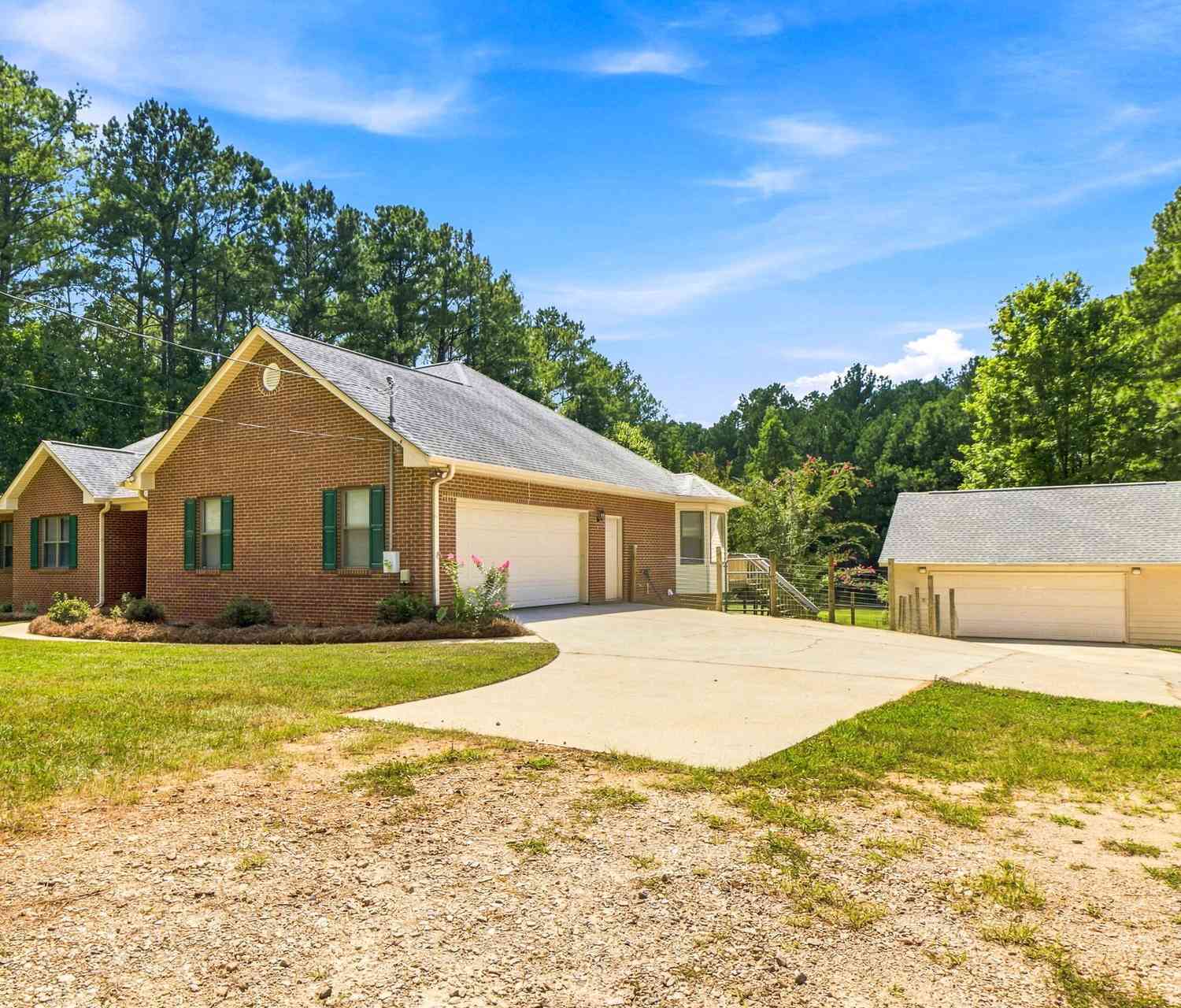 Homes For Sale - 2762 Lester Mill Road<br/> Locust Grove, GA 30248