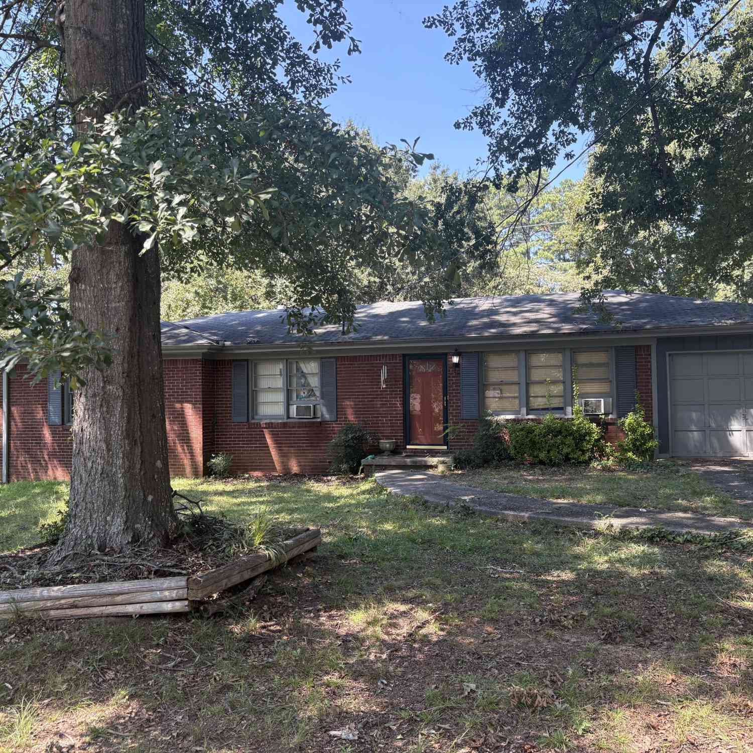 Homes For Sale - 684 Virginia Circle<br/> Forest Park, GA 30297