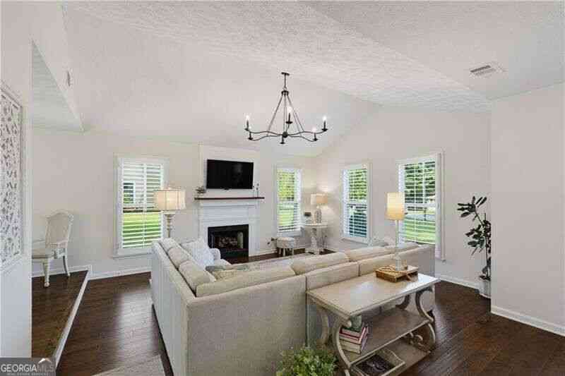 Homes For Sale - 4158 Hubert Drive NE<br/> Marietta, GA 30066