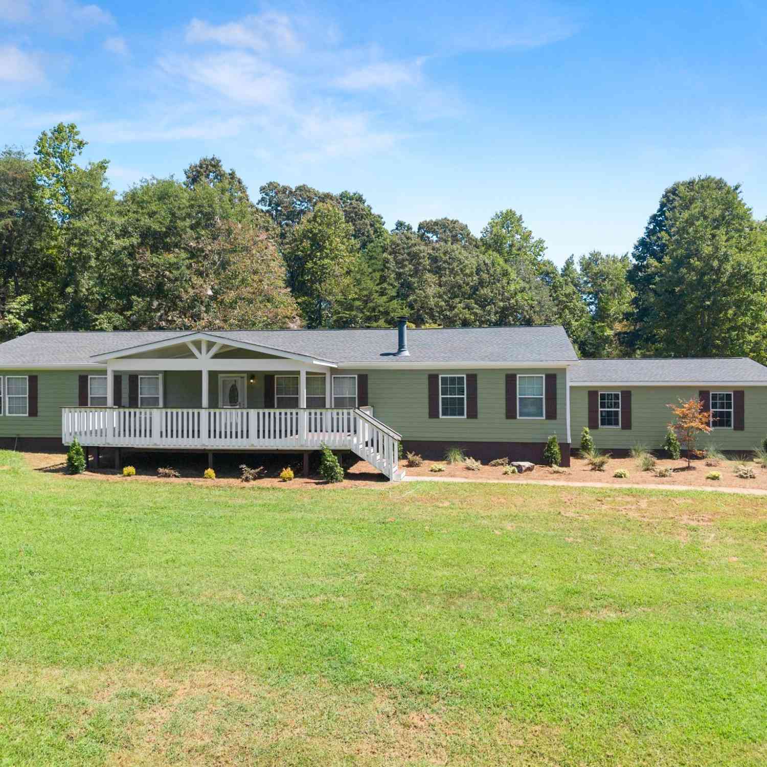 Homes For Sale - 82 Bobbys Drive<br/> Cleveland, GA 30528