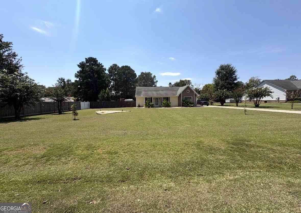 Homes For Sale - 913 N Houston Lake Boulevard<br/> Warner Robins, GA 31093