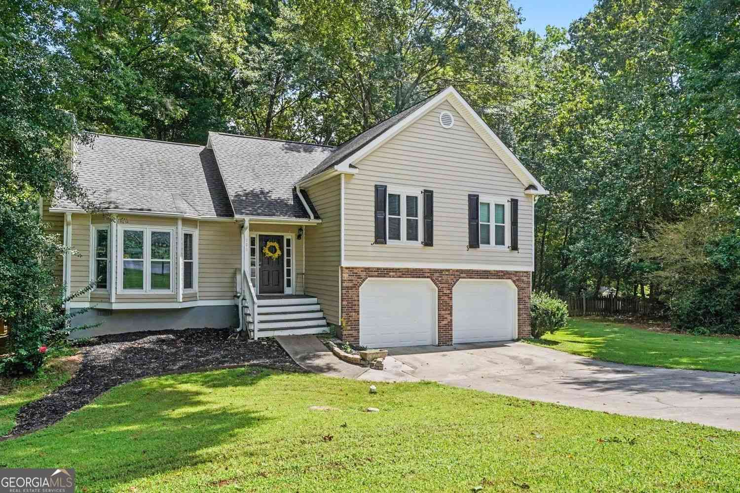 Homes For Sale - 996 Miles Court<br/> Powder Springs, GA 30127