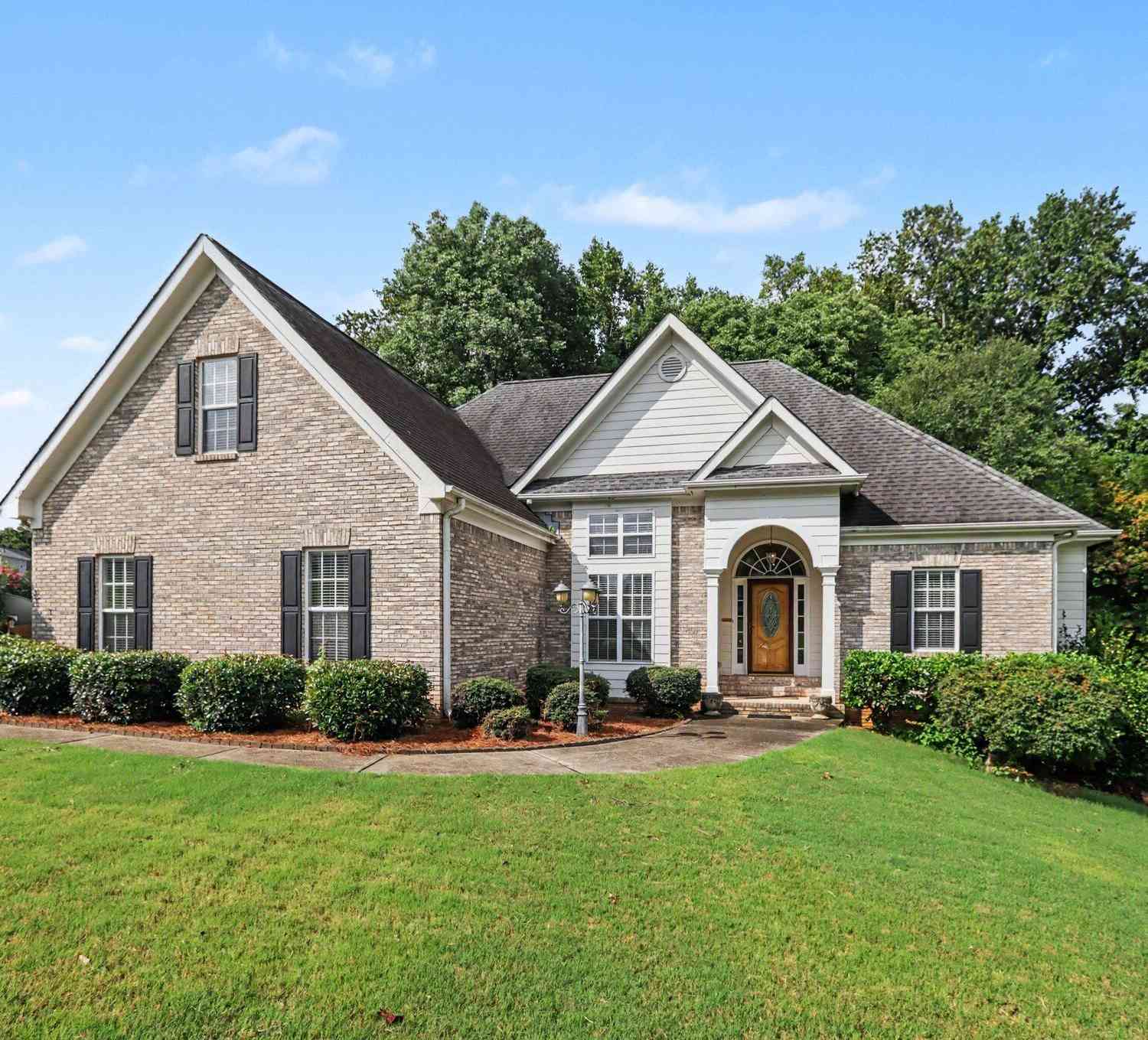 Homes For Sale - 1264 Harvest Lane<br/> Hoschton, GA 30548