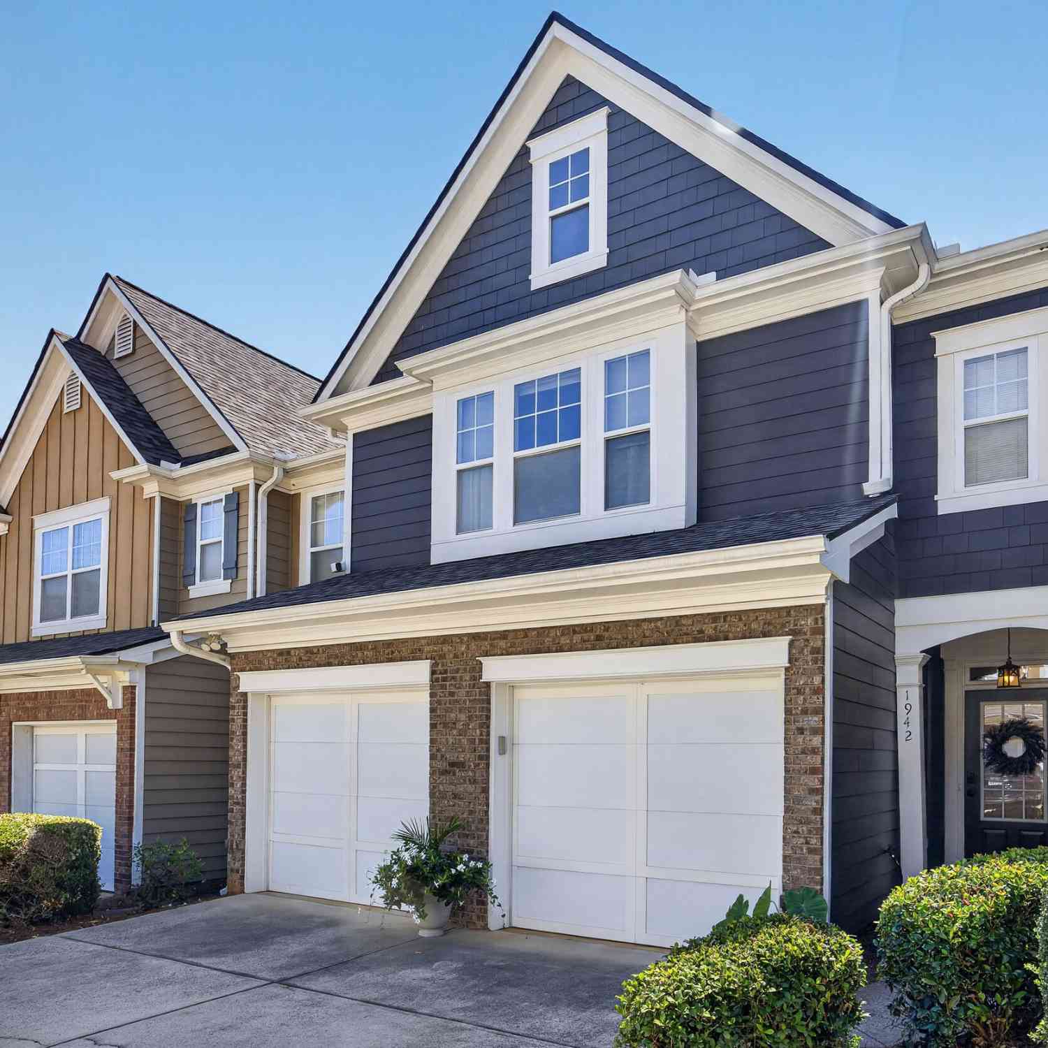 Townhouse For Sale - 1942 Lake Heights Circle NW #17<br/> Kennesaw, GA 30152