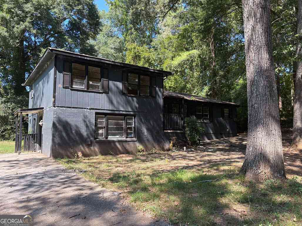 Homes For Sale - 7126 Pineview Drive<br/> Covington, GA 30014
