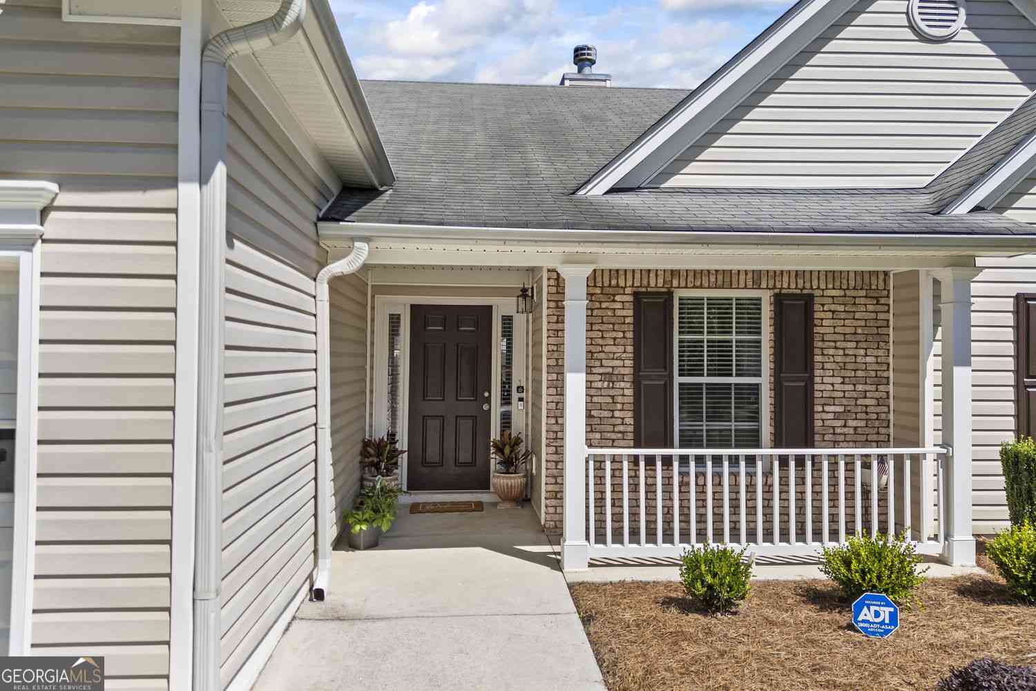 Homes For Sale - 3157 Nikle Creek Cove<br/> Snellville, GA 30039