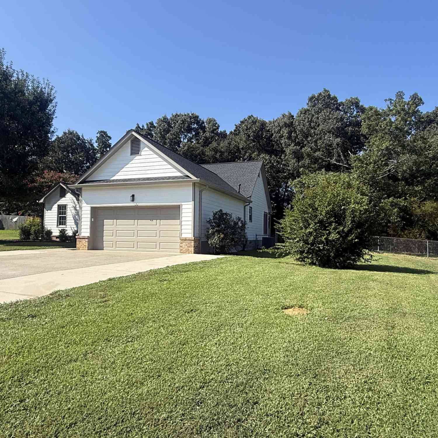 Homes For Sale - 132 Ashley Terrace SE<br/> Calhoun, GA 30701