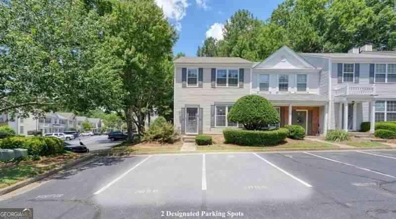 Townhouse For Sale - 2000 Whitestone Place<br/> Alpharetta, GA 30005