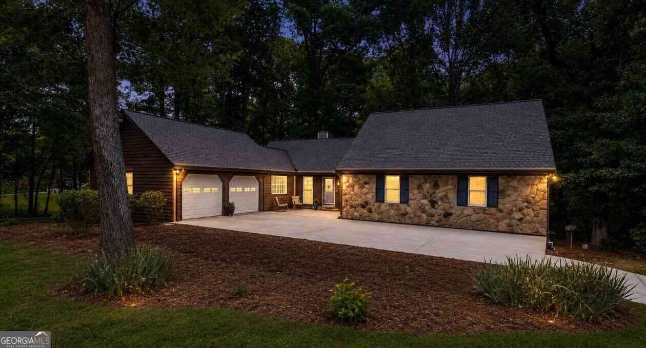 Homes For Sale - 1677 Heritage Drive<br/> Snellville, GA 30078