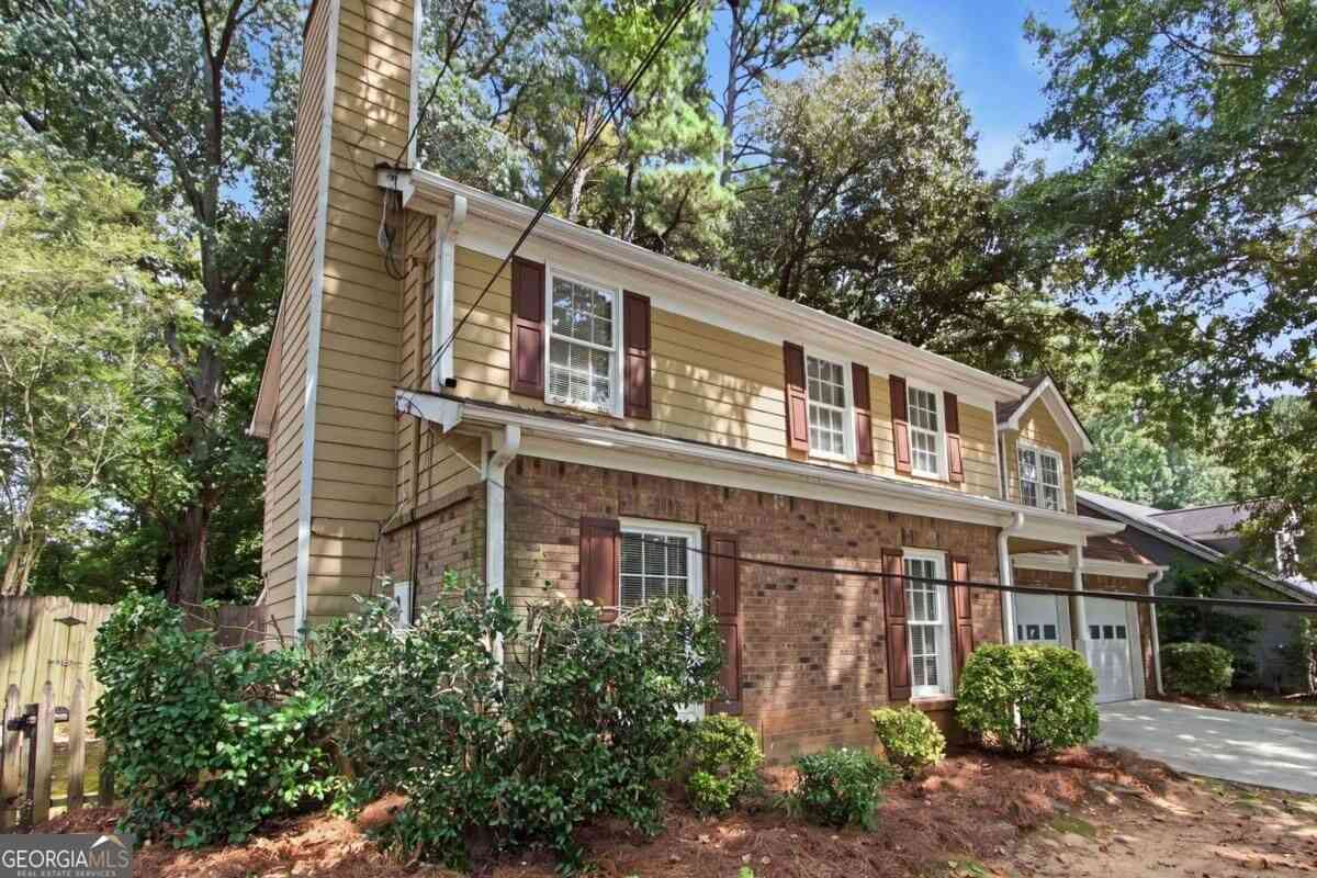 Homes For Sale - 2870 Spring Ridge Circle<br/> Snellville, GA 30039