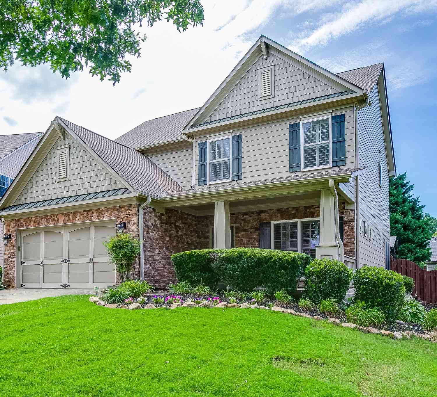 Homes For Sale - 7823 Keepsake Lane<br/> Flowery Branch, GA 30542