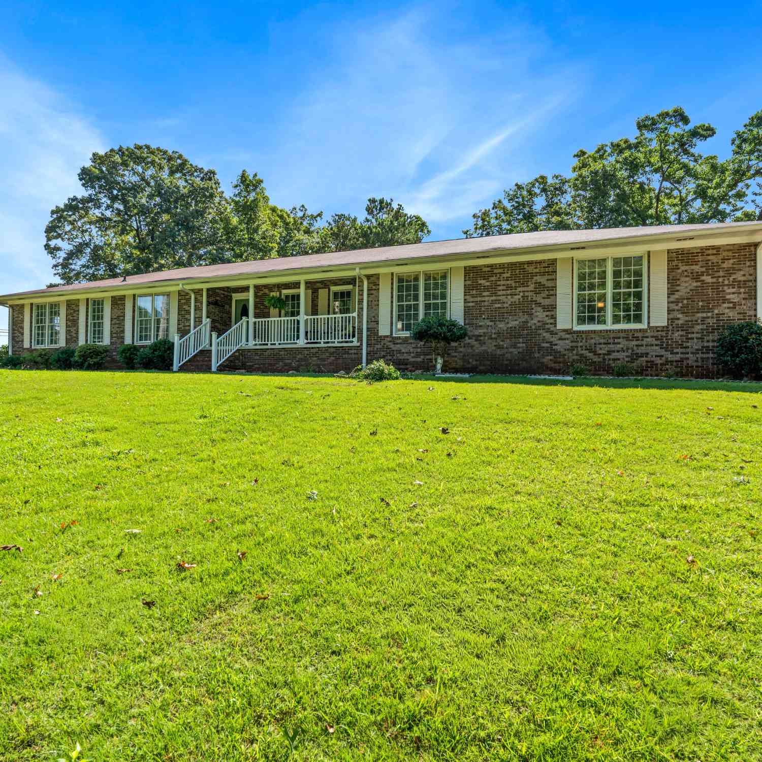 Homes For Sale - 5023 Veterans Memorial Parkway<br/> Lanett, AL 36863