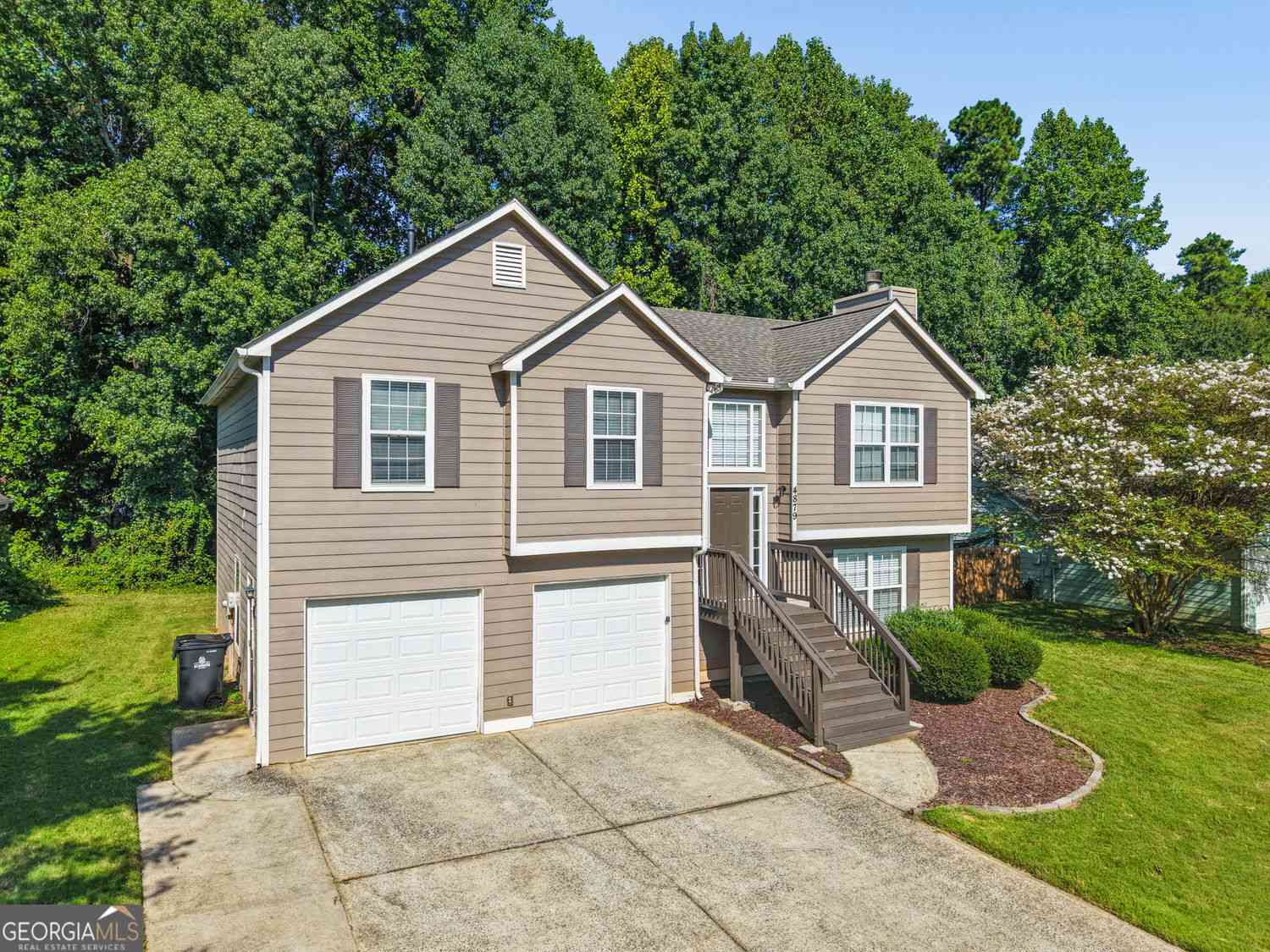 Homes For Sale - 4879 Lake Park Lane<br/> Acworth, GA 30101