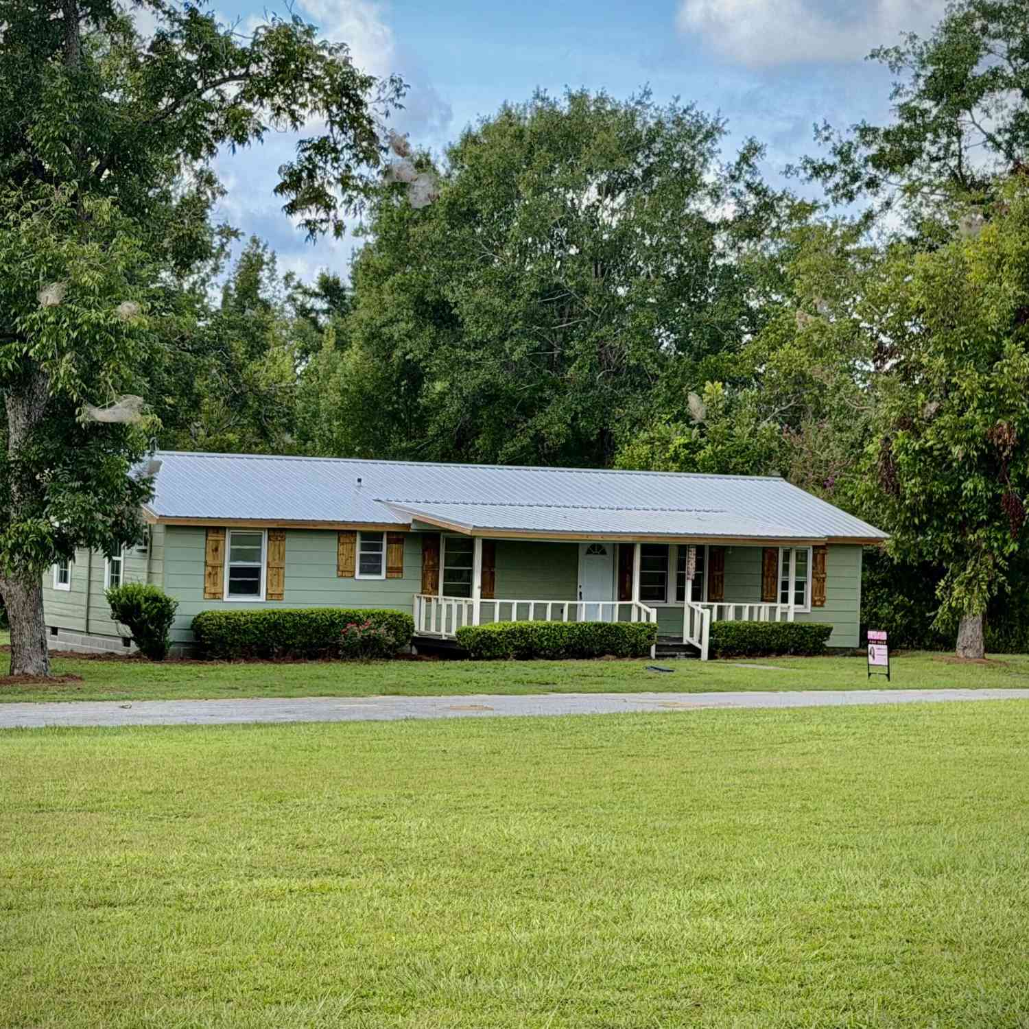 Homes For Sale - 107 W Norris Street<br/> Adrian, GA 31002