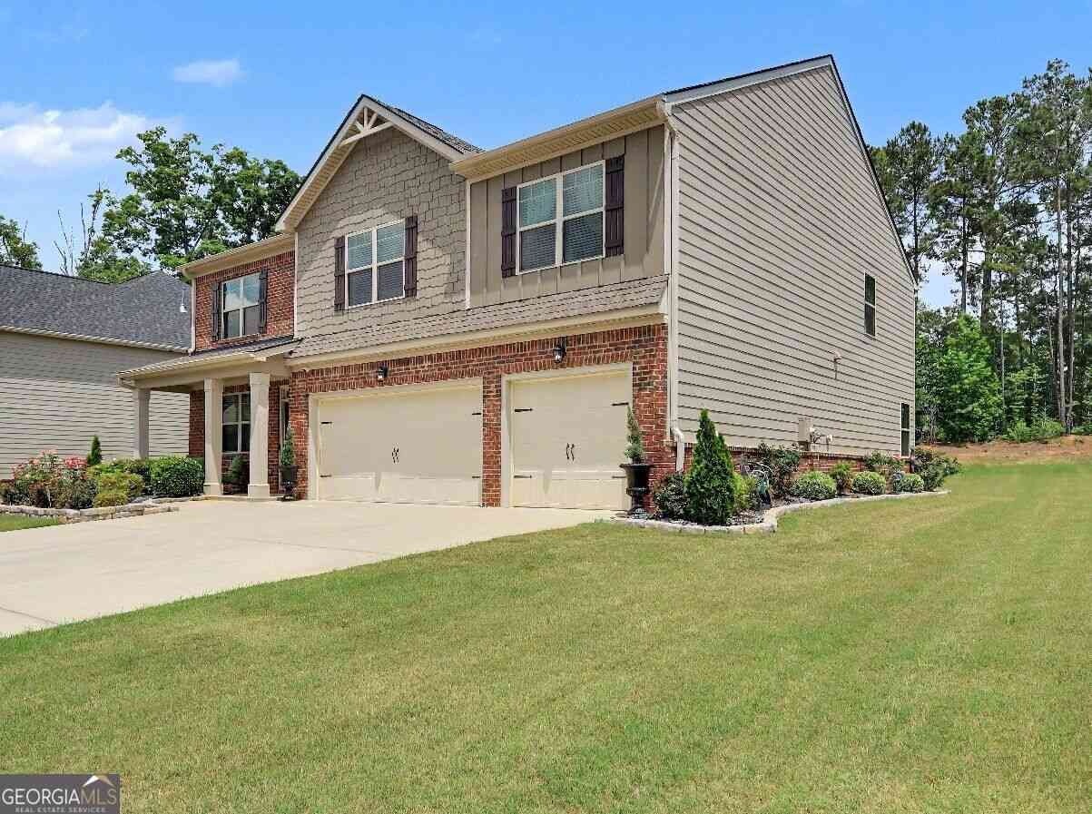 Homes For Sale - 8033 Louis Drive<br/> Locust Grove, GA 30248