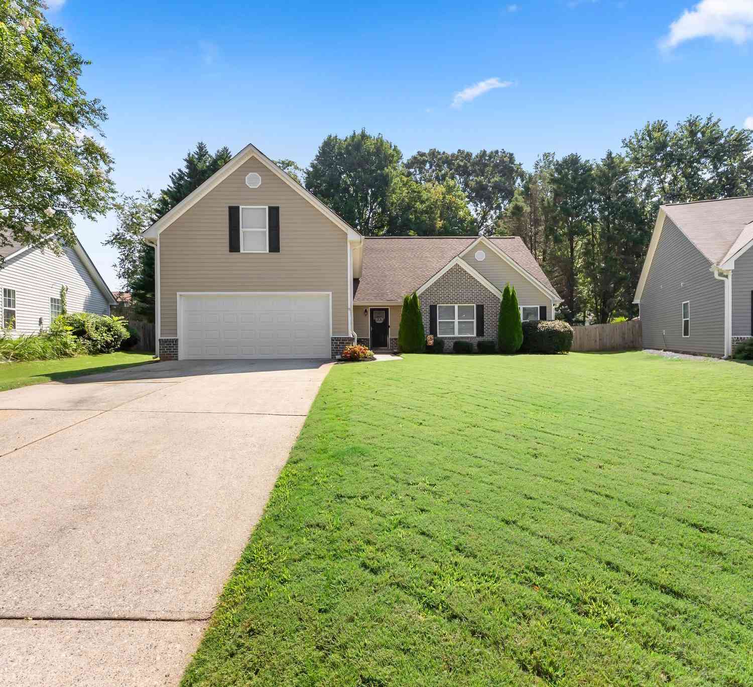 Homes For Sale - 60 Burts Crossing Drrive<br/> Dawsonville, GA 30534