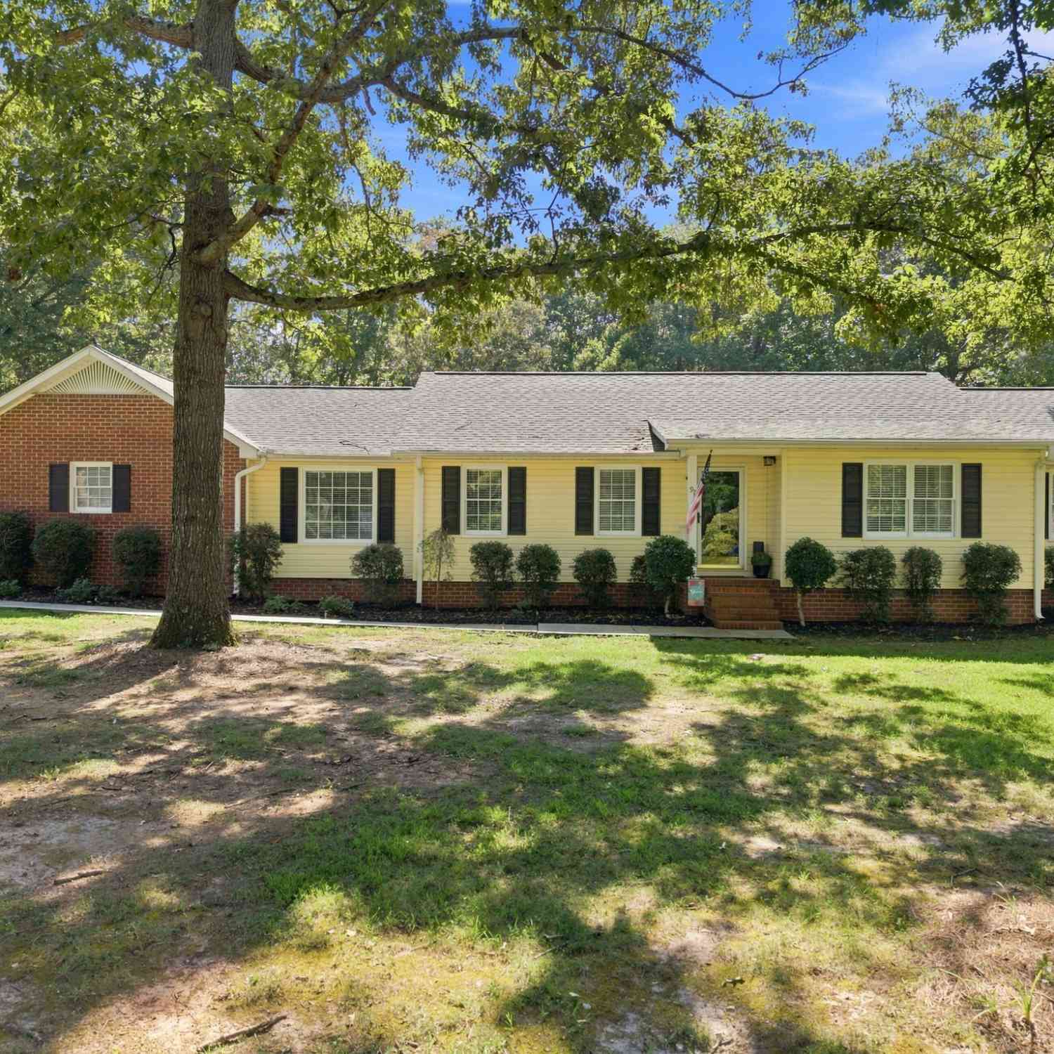 Homes For Sale - 97 Oak Hill Drive<br/> Rockmart, GA 30153